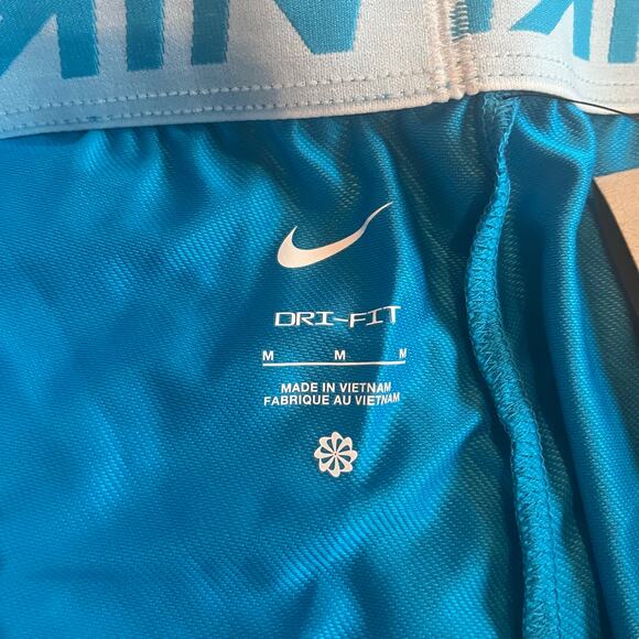 NWT! Nike Women's Dri-Fit Attack Training Shorts Blue Size Medium - Picture 3 of 6